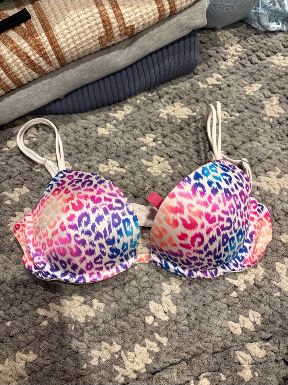 Victoria's Secret Multicolor Leopard Print Heartbreaker Plunge Lush Uo Bra 32C